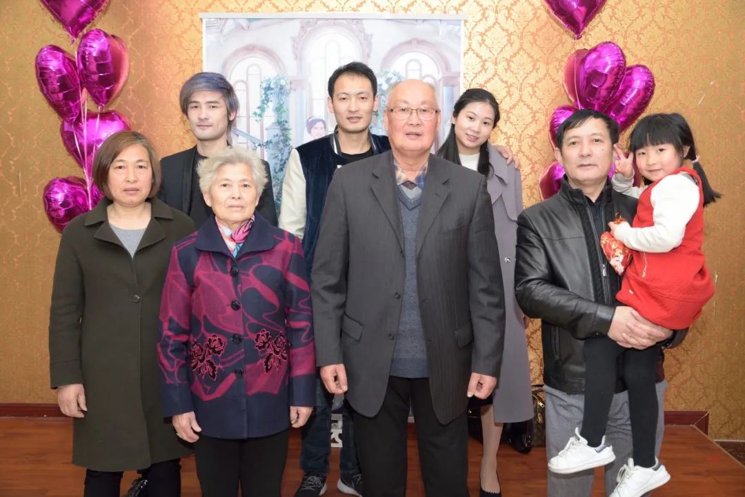 靠着“孵小鸡”起家,住上农家别墅。40、60后在浦东的创业故事