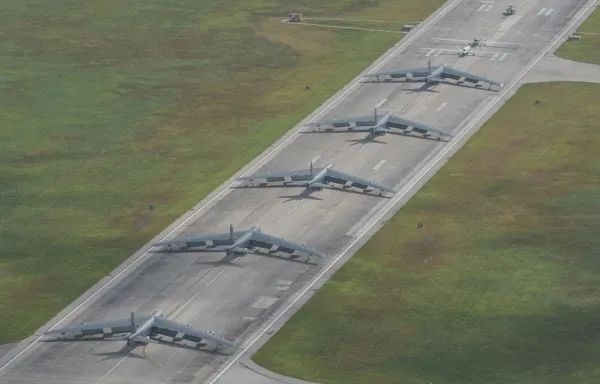 ▲5架B-52H轰炸机13日参与“大象漫步”合照(美国空军网站)