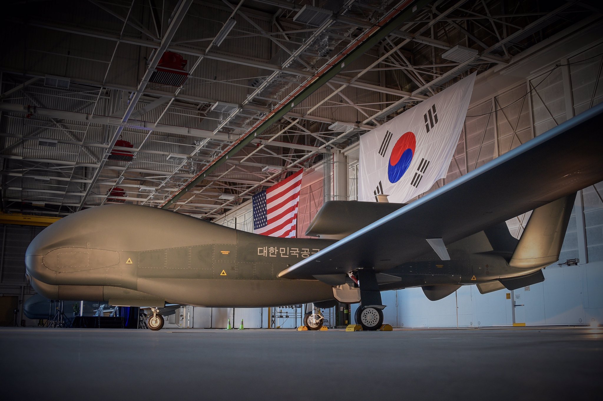 韩军第二架RQ-4“全球鹰”无人机 图自哈里斯推特