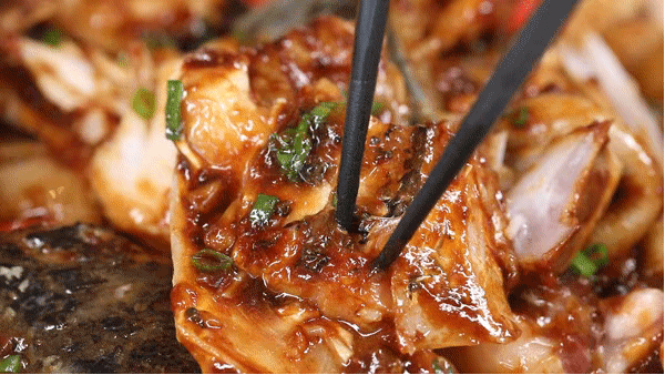 劲爆!魔都美食编辑的私密照流出!