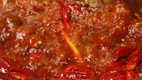 劲爆!魔都美食编辑的私密照流出!