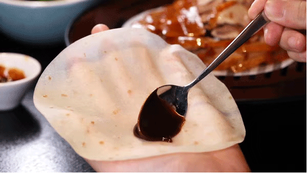劲爆!魔都美食编辑的私密照流出!