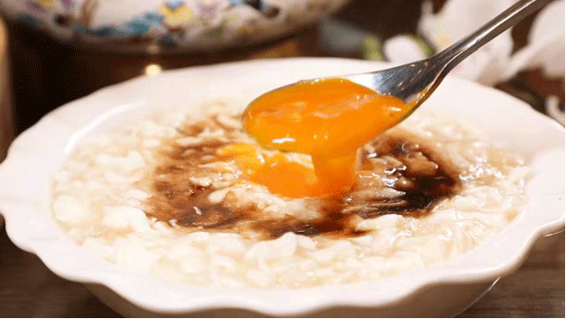 劲爆!魔都美食编辑的私密照流出!