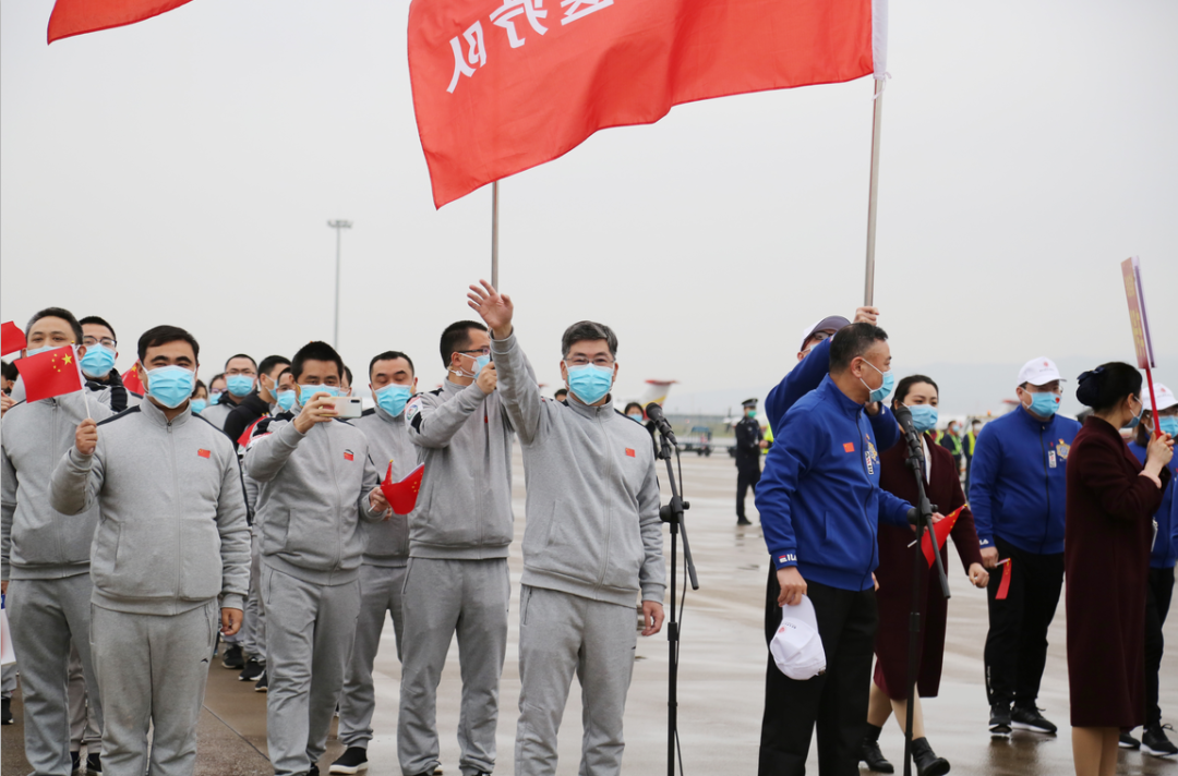 出征47天,南昌大学援鄂国家医疗队的英雄们平安凯旋!