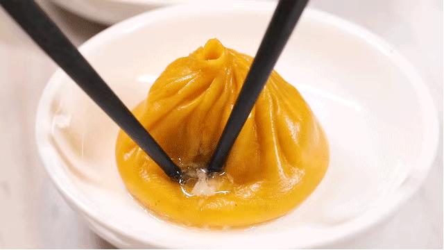 劲爆!魔都美食编辑的私密照流出!