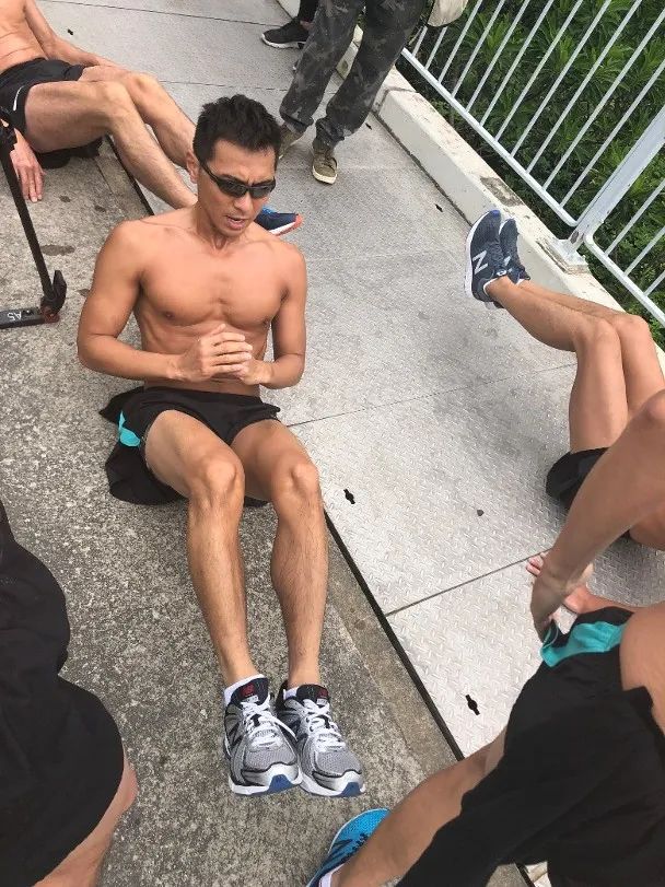 《机场特警》啲露肉镜头,广女真係中意睇?仲以为蔡思贝係男人???