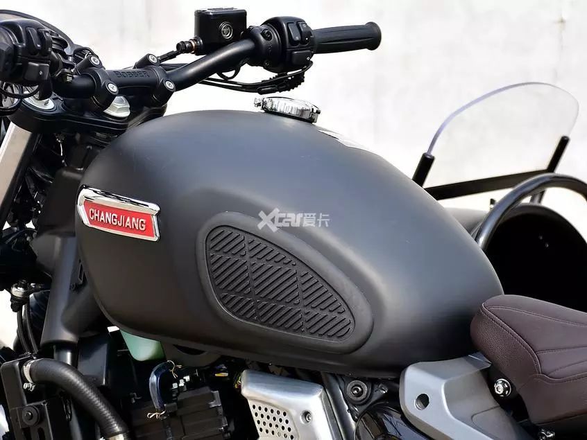 有颜值有内涵,买就对了,实拍长江Bobber400边三轮摩托车!