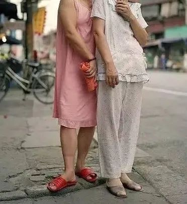 穿上这条法式风情睡裙,享受一整晚舒适美容觉