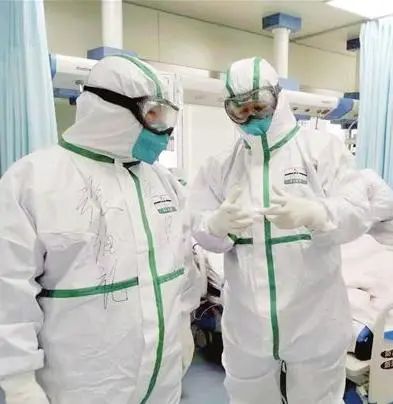 到底是谁在阻止武汉市用中药抗疫?张伯礼专访