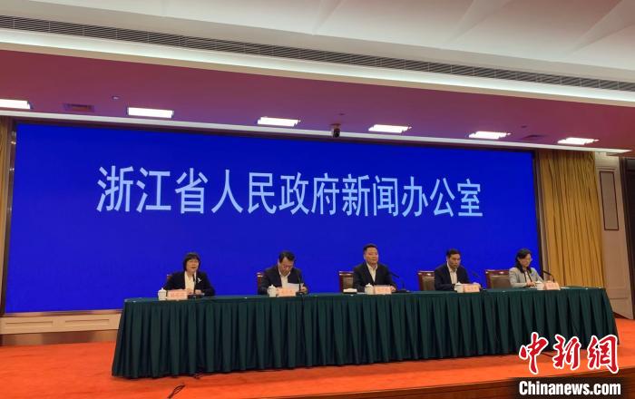 消息公布会。郭其钰摄