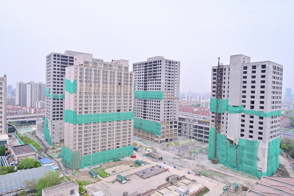 上海中环烂尾楼凌晨爆破:用7吨炸药将变身城市综
