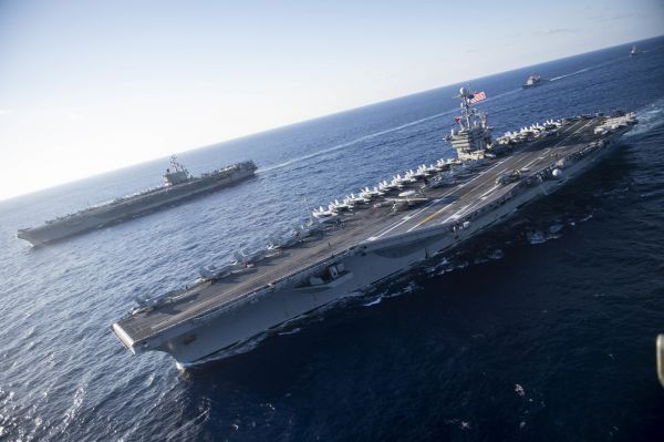 美报告呼吁海军削减两艘航母 更加重视无人技术