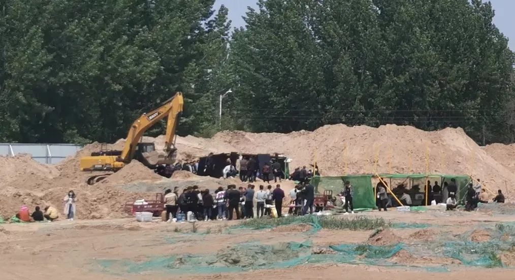 又一起！广西4岁儿童被沙石埋压致死