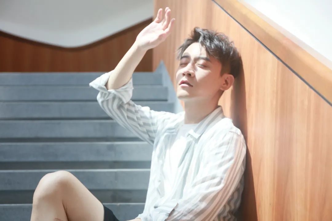 郑棋元:我想有一束光是为我亮的