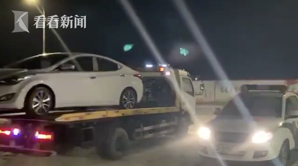 活久见！如此占用消防通道 这个车主“不一般”