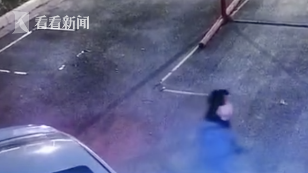 活久见！如此占用消防通道 这个车主“不一般”