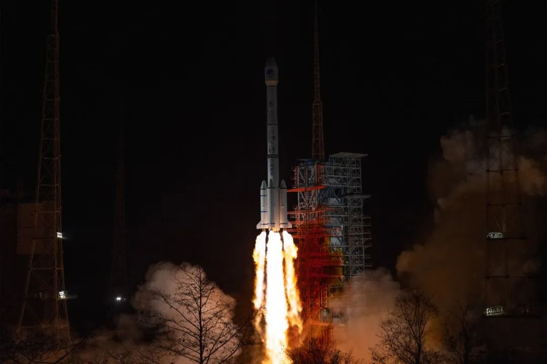 ▲2020年3月9日19时55分,我国在西昌卫星发射中央用长征三号乙运载火箭,乐成发射北斗体系第54颗导航卫星。新华社发(郭文彬 摄)