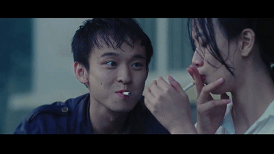 周冬雨在线问，我性感不性感