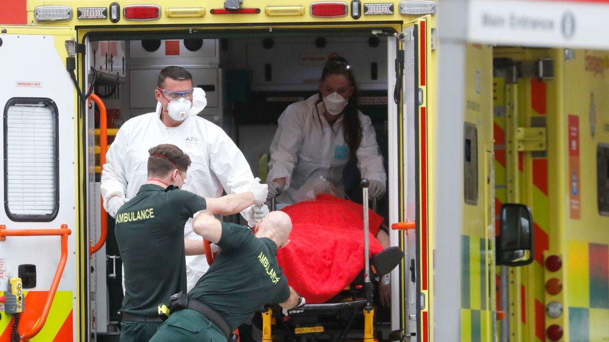 ▲英国成为全球第五个死亡人数超过2万的国家。图据《标准晚报》