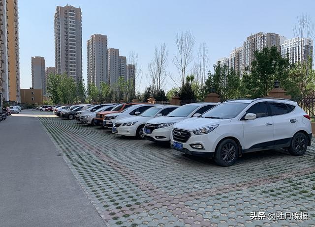 智能停车库故障频出,业主盼望早日解决 物业公司:开发企业将更换故障零件,恢复正常使用功能