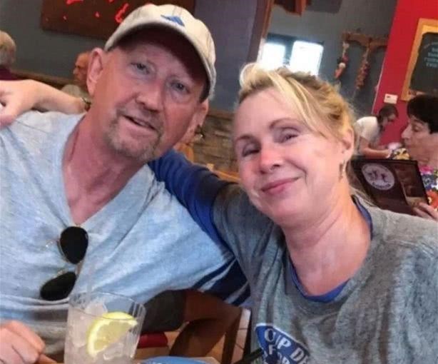 误食鱼缸消毒剂的美国夫妇，图自社交网站