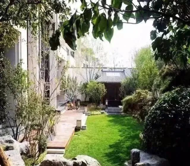 老了,找几个志同道合的知己建个院子,“同居式”养老,太美了!