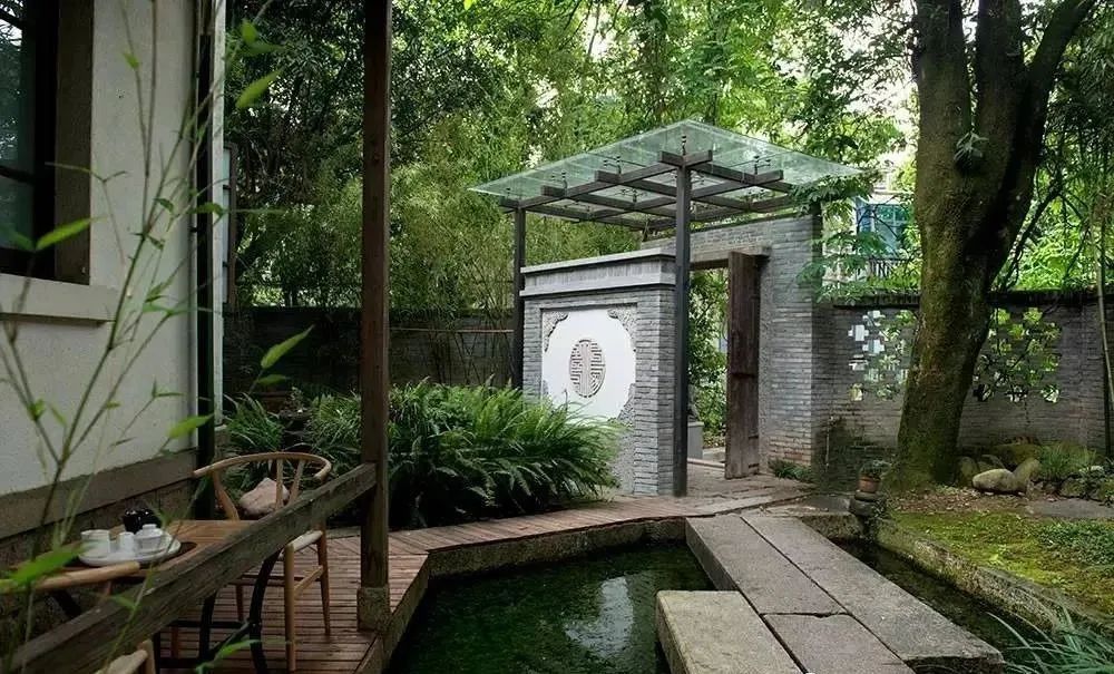 老了,找几个志同道合的知己建个院子,“同居式”养老,太美了!