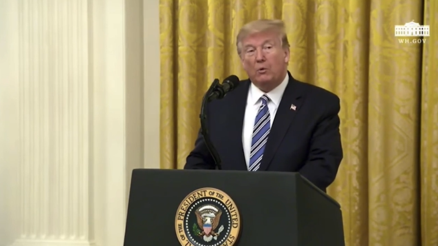 特朗普现场发表讲话，视频截图