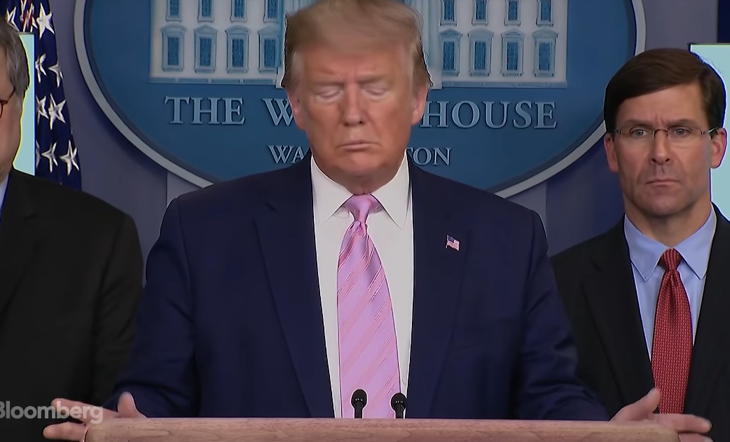特朗普否认了所谓质疑中国疫情数据报告的存在 彭博社视频截图