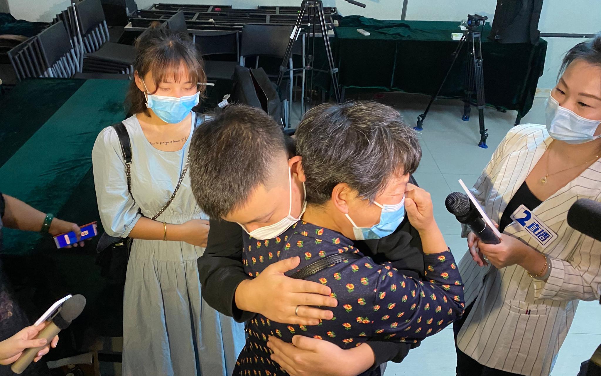 出社会以后-挂机方案错换人生后，超过28年的相逢|张萍_新浪消息挂机论坛(7)