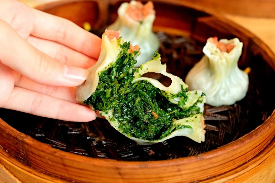 ↑趣园的翡翠烧麦,滋润利落