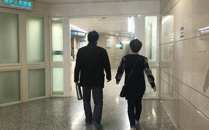 出社会以后-挂机方案错换人生后，超过28年的相逢|张萍_新浪消息挂机论坛(3)
