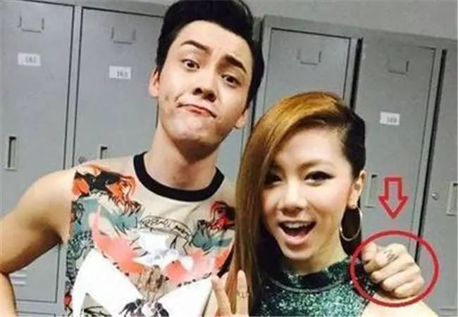 虞书欣、杨幂被袭胸拽裙子:对不起,女生不喜欢这样的“玩笑”!