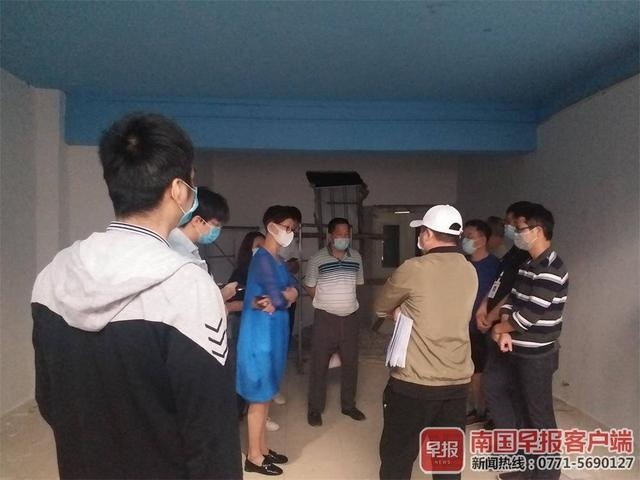 楼下两面墙被砸开了,楼体还安全吗……南宁瀚林山水源小区业主最近有点慌