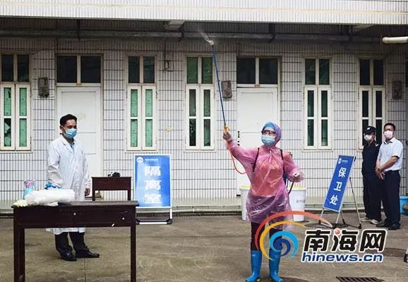 海南教育在行动 | 琼台师范学院为师生返校做准备 开展新冠肺炎疑似症状应急处置演练