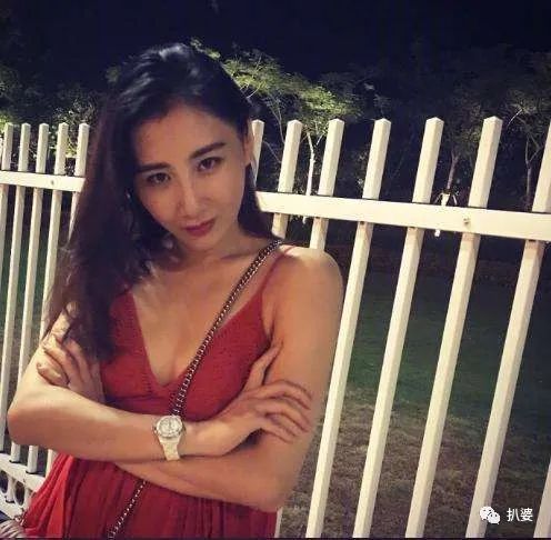 奔着秀恩爱来的,结果她的婚姻却被吐槽让人窒息了