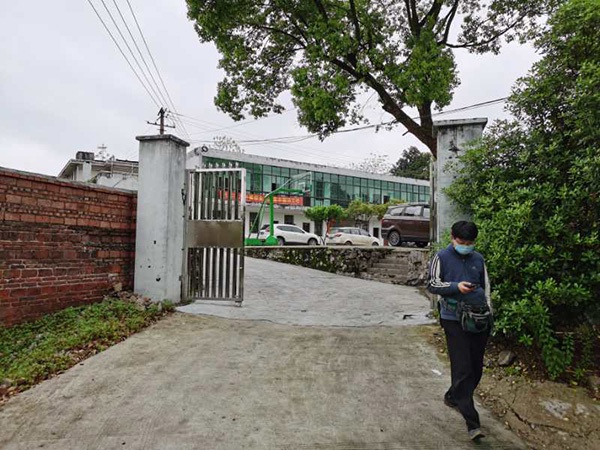 T179列车脱轨事故追踪 现场施工者:护坡里全是沙