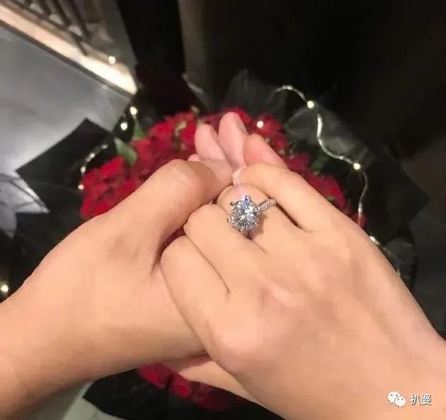 奔着秀恩爱来的,结果她的婚姻却被吐槽让人窒息了