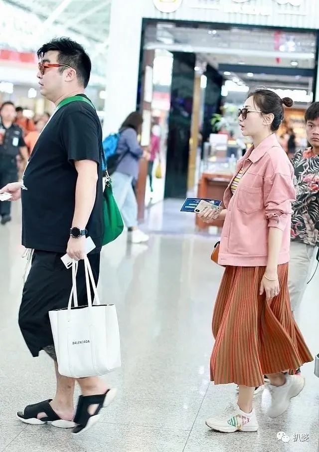 奔着秀恩爱来的,结果她的婚姻却被吐槽让人窒息了
