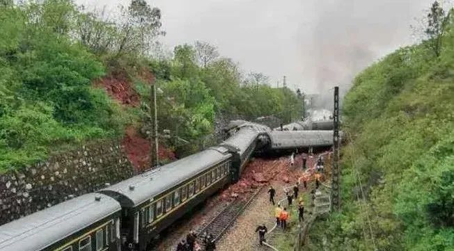 国务院通报郴州火车脱轨事故，原因初步查明|火车脱轨