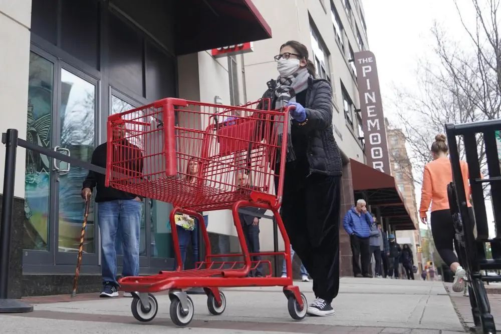 美国新冠那么严重gdp怎么_美国新冠死亡图片(3)
