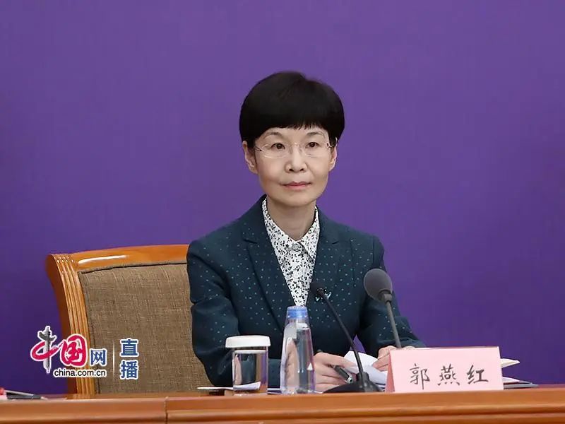 抗击疫情中护理工作发挥怎样的作用?这场发布会向他们致敬