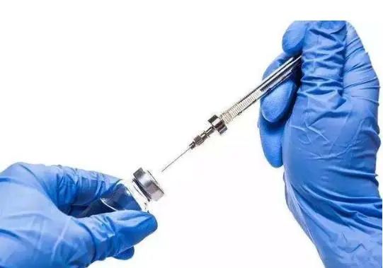 确诊人数超30万!美国突然做出意外举动,开始大面积注射疫苗