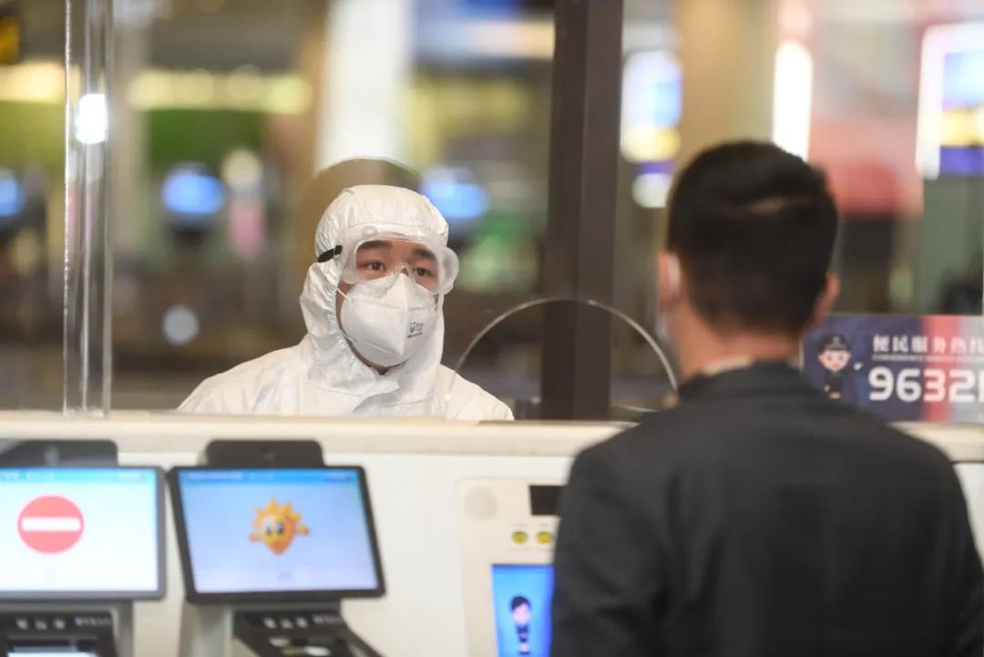 注意!从这26国回国的旅客,需提前填报防疫健康信息丨今日热词打卡