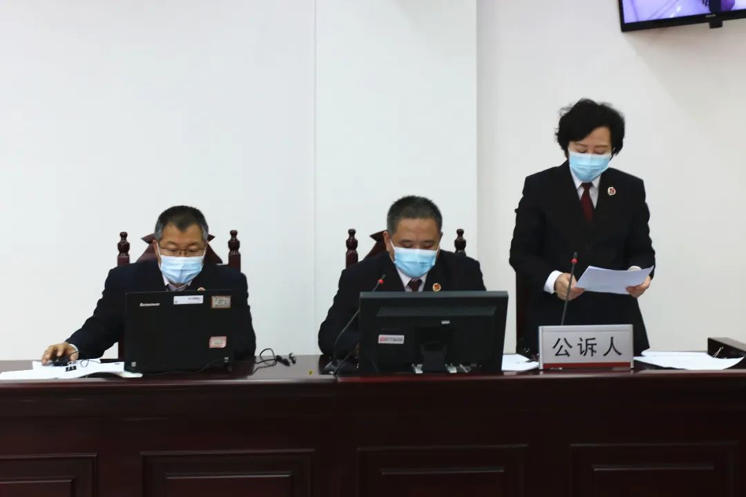 北京市昌平区审查院承办支某某以伤害方式危害大众平安案的审查官,在法庭上宣读告状书控告犯法。