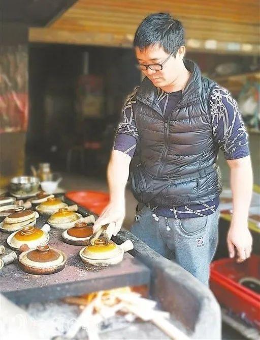 【粤菜师傅•创业故事】他做的台山四九柴火煲仔饭,睇见都会流口水!