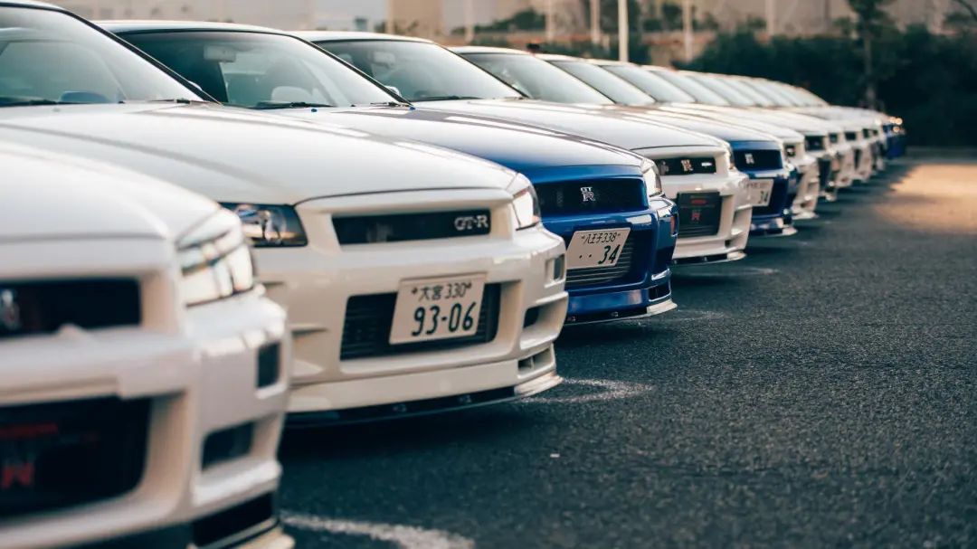 感受一下日本街头的超级跑车!
