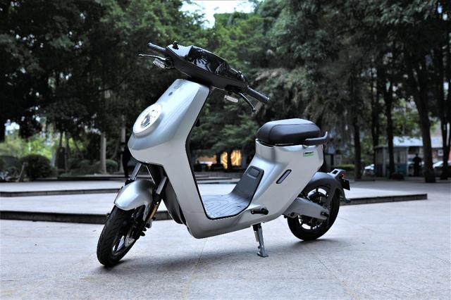 新国标时代的“代步神器”小牛MQi2开售