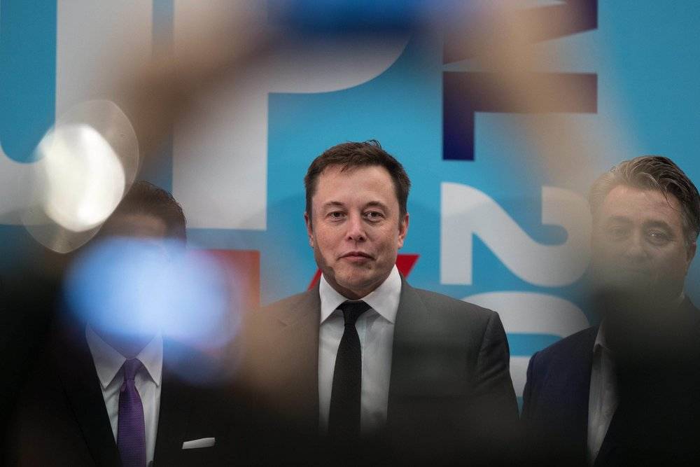 特斯拉把自己咬了