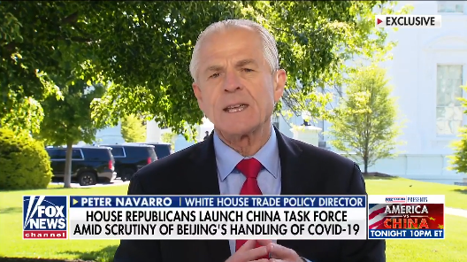 （纳瓦罗接受《周日早间期货》栏目专访视频截图）